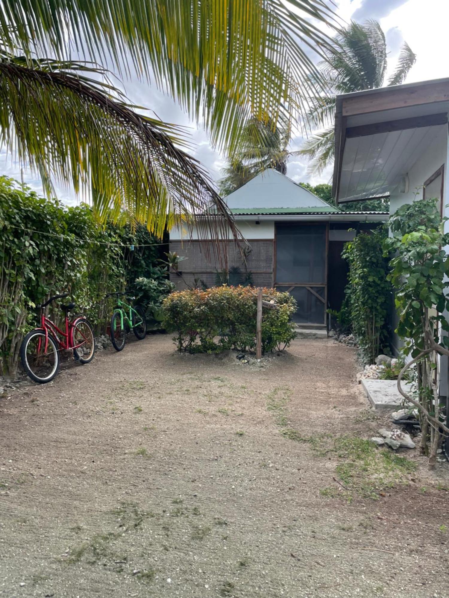 Poe Guesthouse Insel Insel Rangiroa Exterior foto